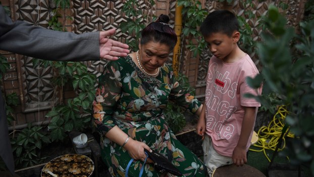 Xinjiang Authorities Launch Campaign on Uyghur Courtyards, Threaten Detention For Noncompliance