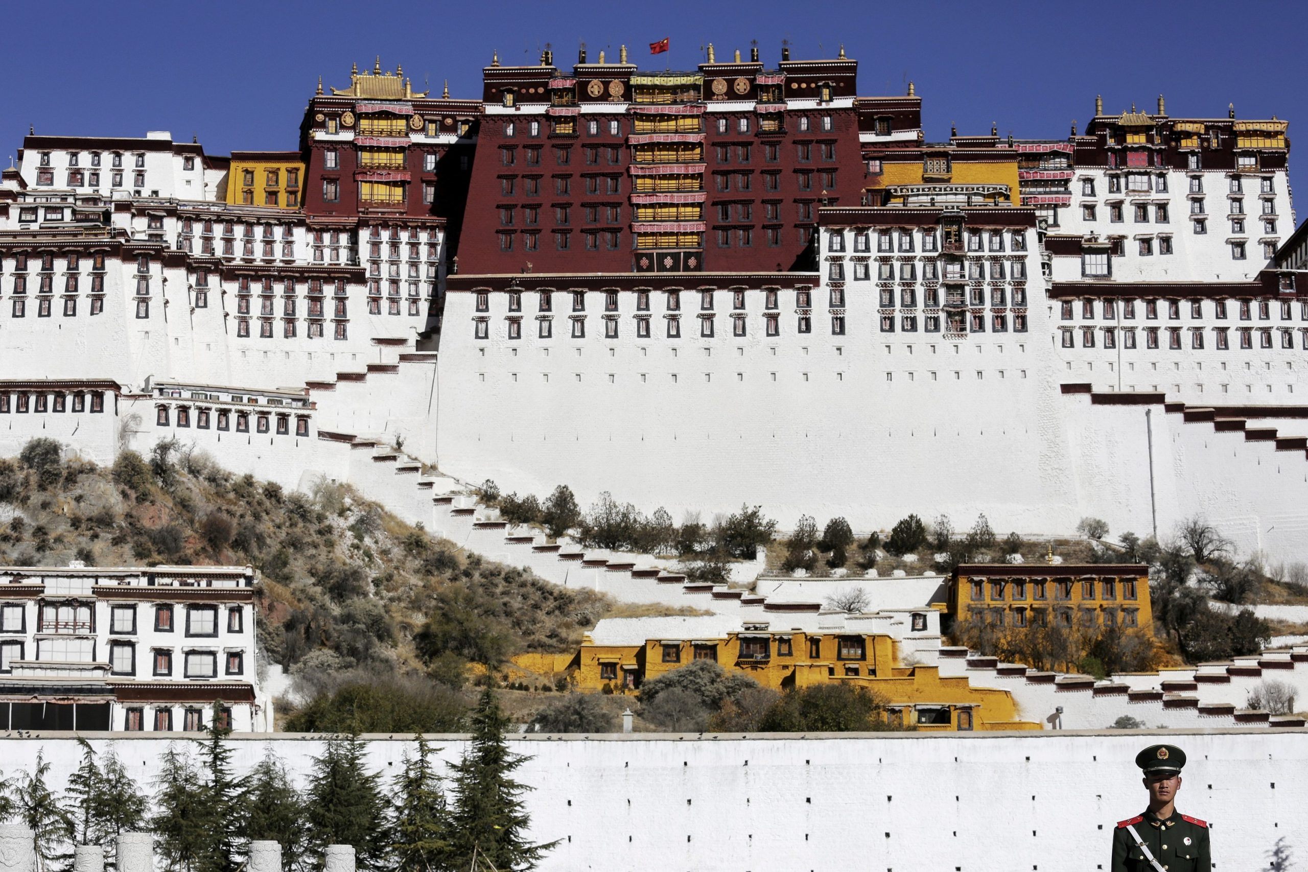 China sharply expands mass labor program in Tibet