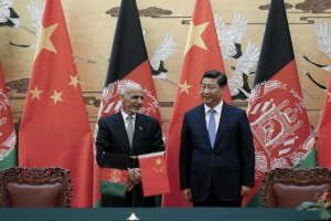 Chinese President Xi Jinping (R) with Afghan President Ashraf Ghani Ahmadzai attend a signing ceremony at the Great Hall of the People in Beijing October 28, 2014. CREDIT: REUTERS/LINTAO ZHANG/POOL